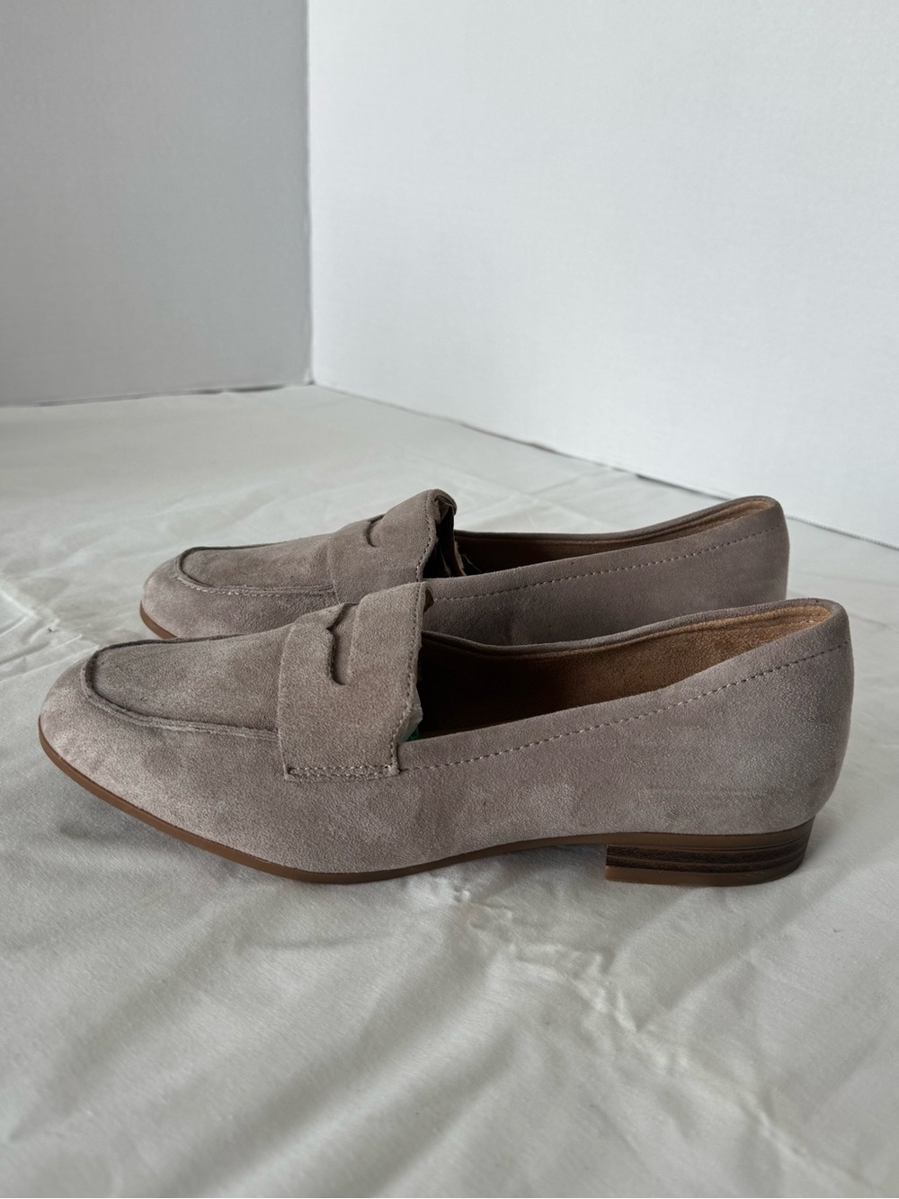 Naturalizer Women's Suede Loafers in Taupe Size 6 - Picture 7 of 10
